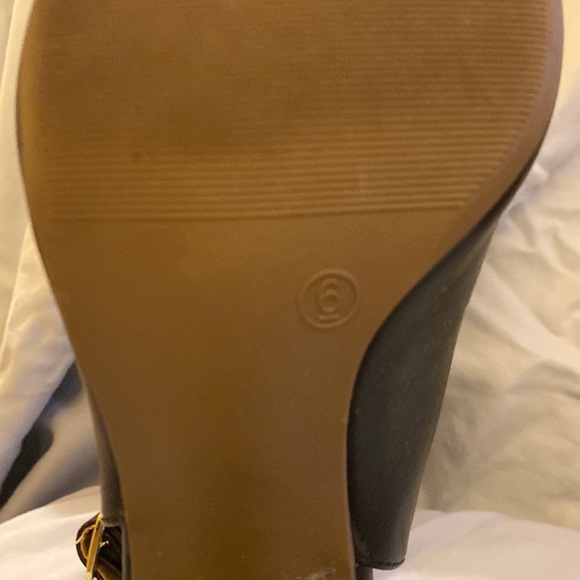 Black and Brown Open Toed Heels - Picture 6 of 9